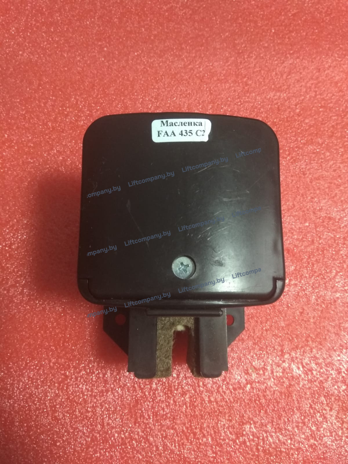 Смазывающее устройство (масленка)  B=9мм FAA435C2 Otis