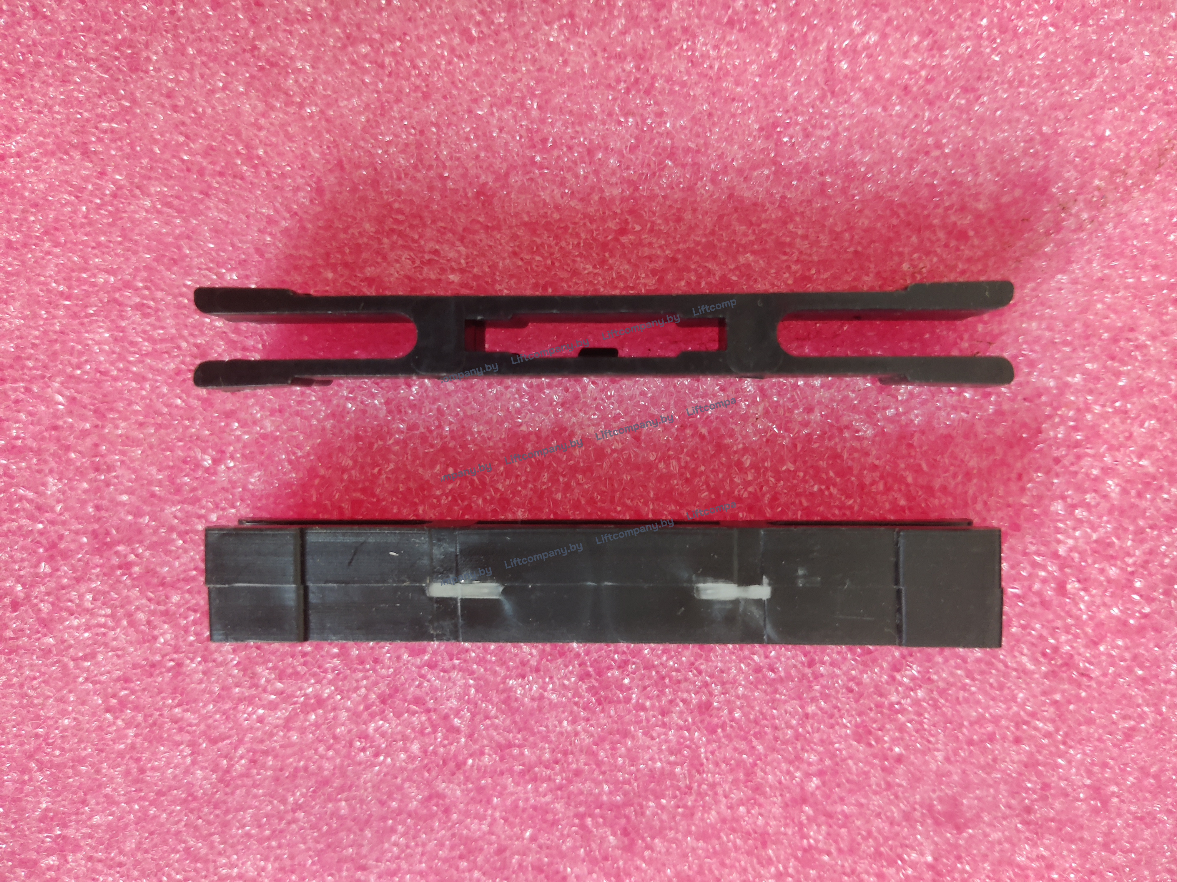 Башмак створки ДК/ДШ лифт Thyssen 