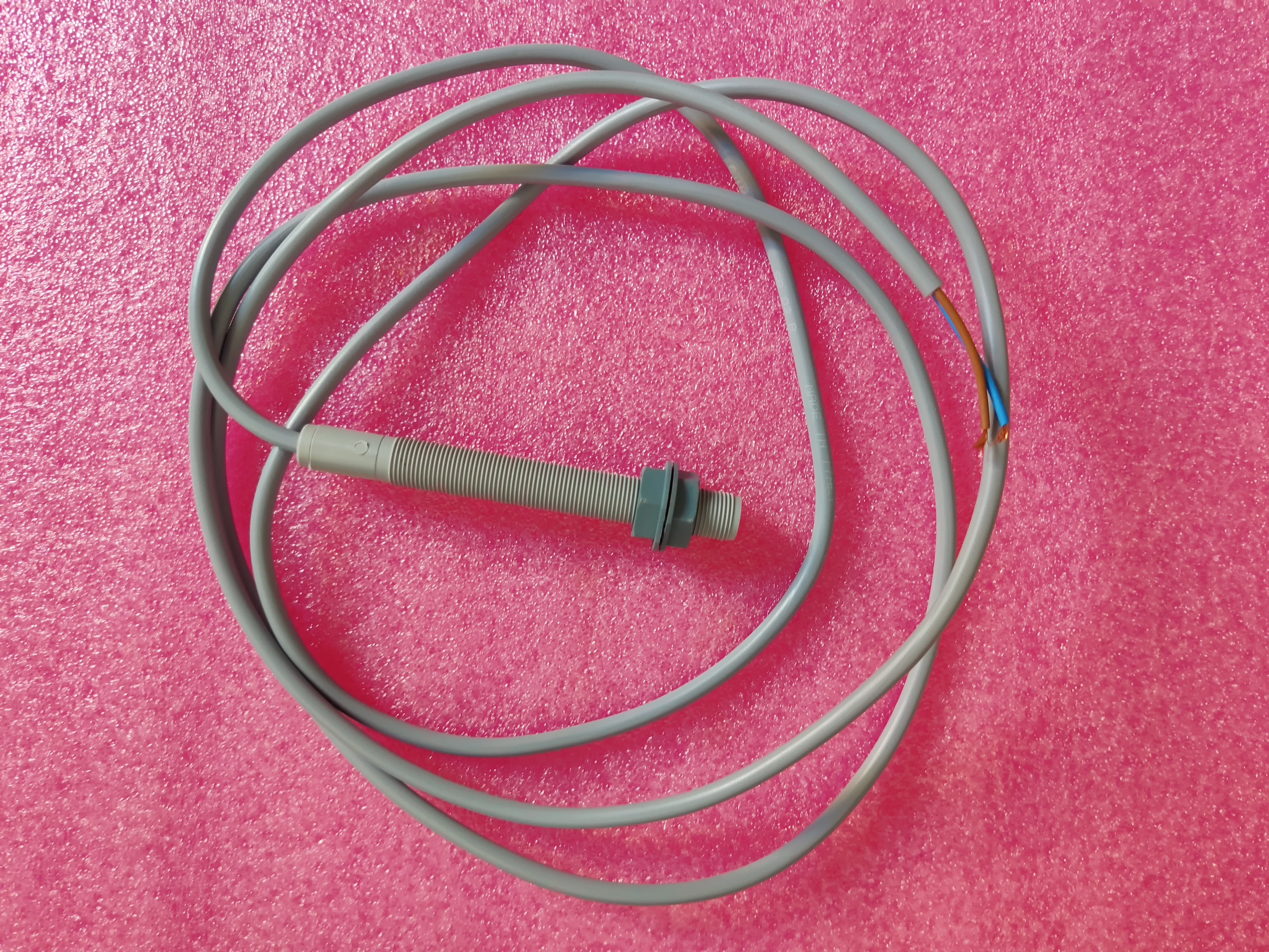 Герконовый магнитный датчик (бистабильный) 250V DC/AC, 3A, 100W L=100мм D=12мм (комплект 1 шт.)