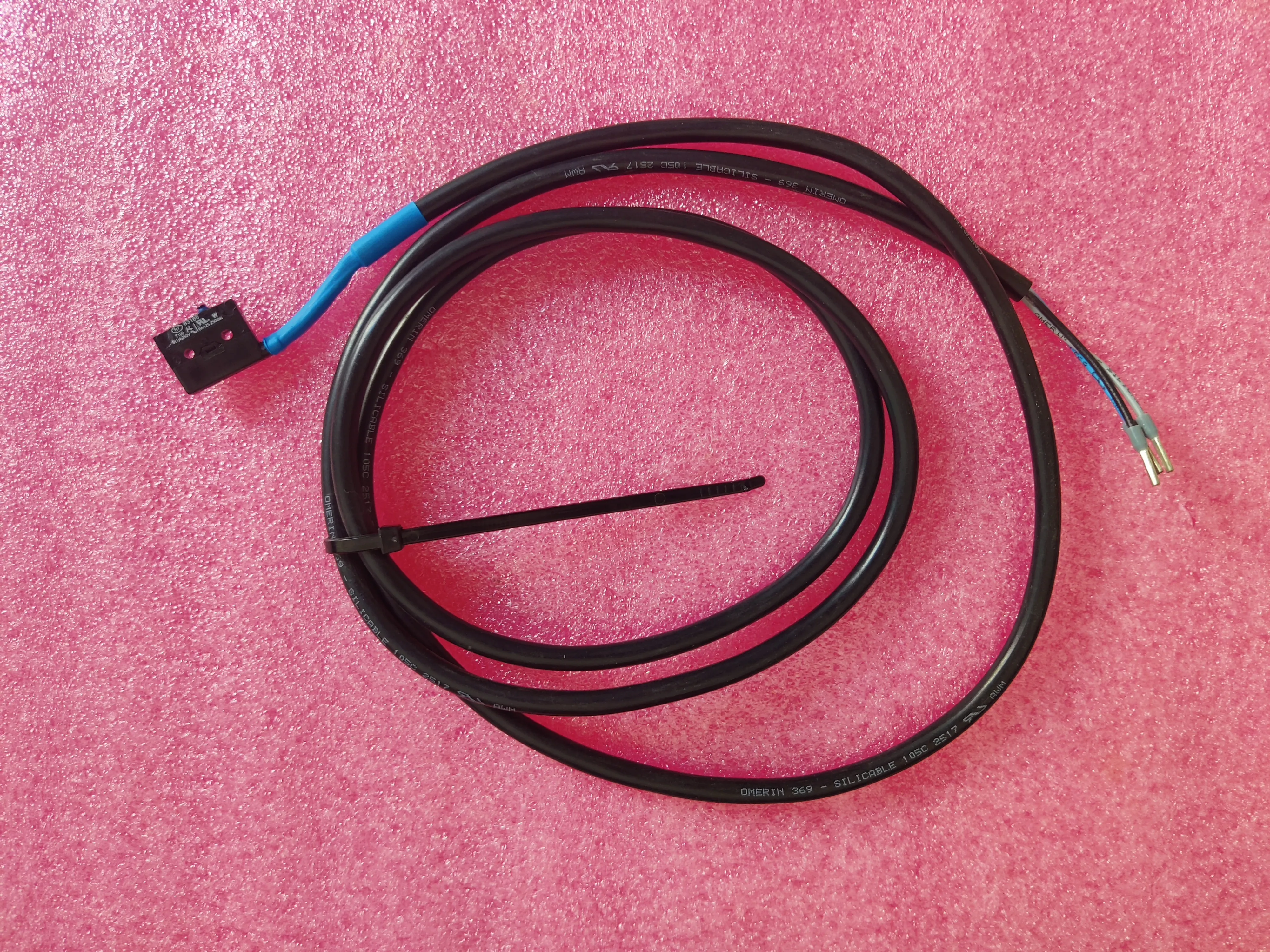 Микровыключатель Crouzet 6A 250 VAC (SPDT-NO/NC), с кабелем 1,5 м