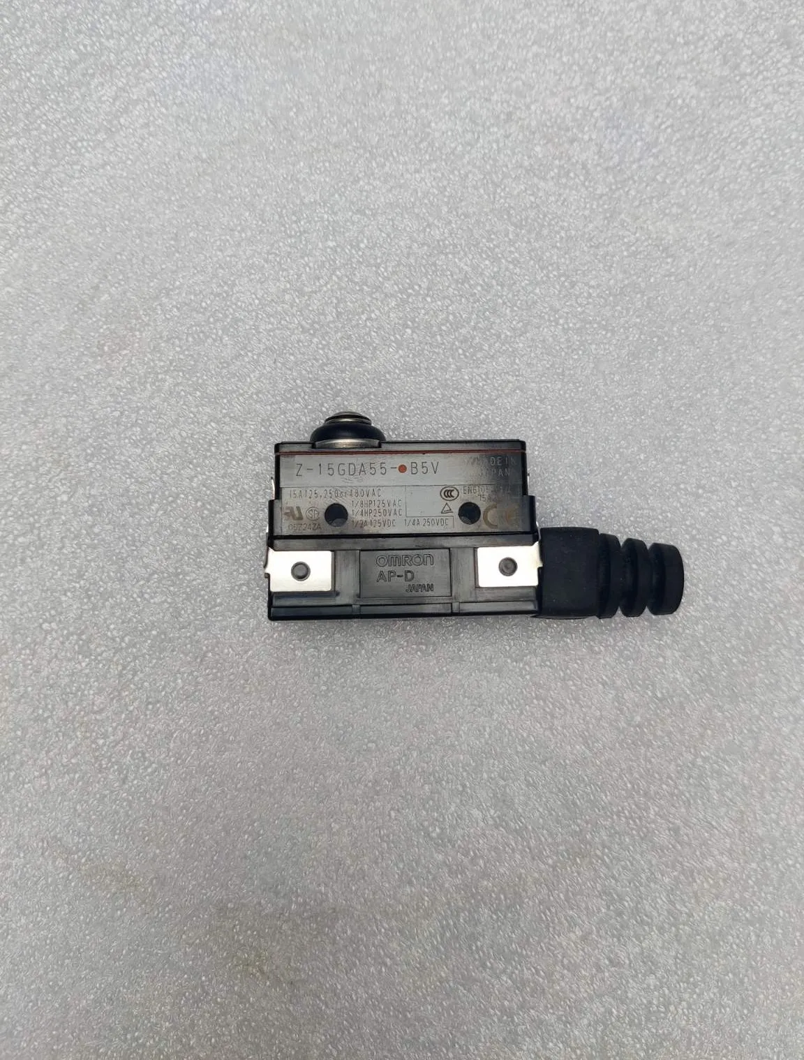 Микровыключатель Z-15GDA55-B5V